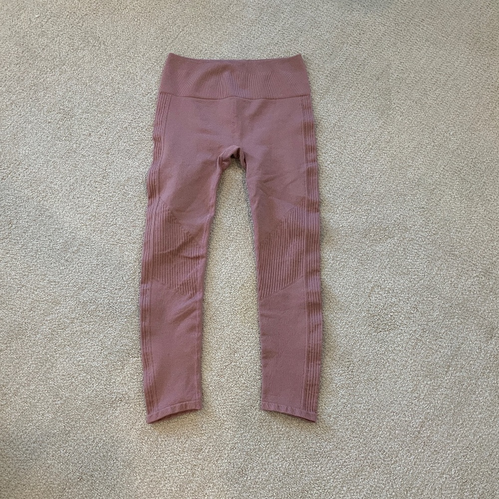 Fabletics ribbed seamless 7/8 leggings pink NWOT